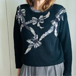 Vintage 80s Sweater Sequin Bow Details Size large Black Silver Sparkle Holiday